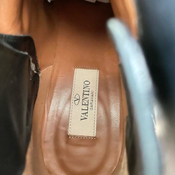 Valentino Garavani Black grained leather rockstud block heel ankle boots EU 40 - Picture 4 of 9